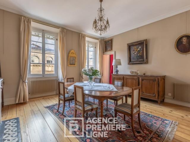 BORDEAUX / PROCHE TRIANGLE D'OR: APPARTEMENT 3 CHAMBRES ASCENSEU