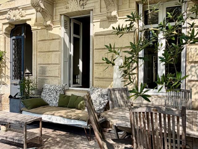 BORDEAUX PRIMEROSE MAISON FAMILIALE DE PRESTIGE AVEC PISCINE