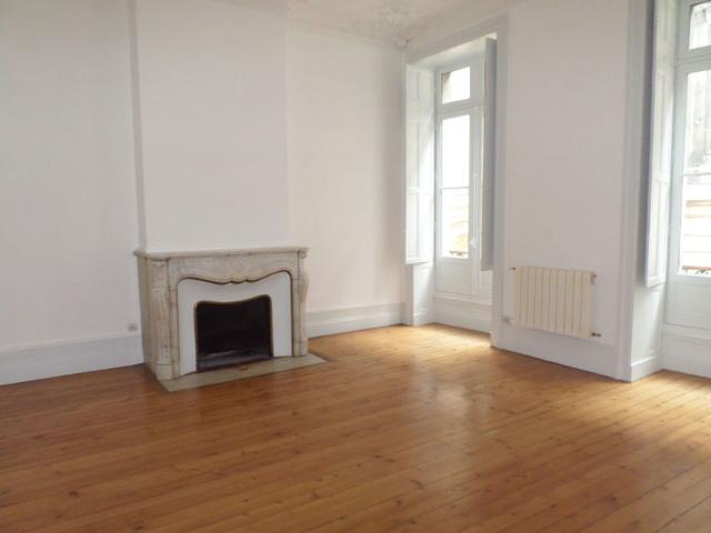 Bordeaux, rue castelnau d'auros apt t3