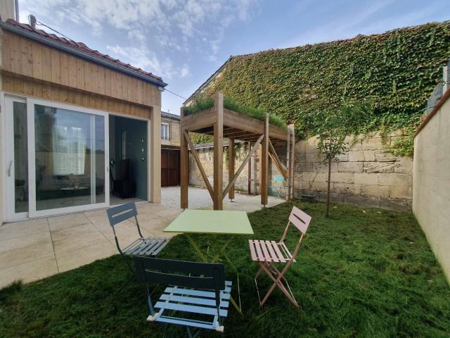Bordeaux Rue Pelleport Immeuble en pierres bordelaises 154m² Bordeaux