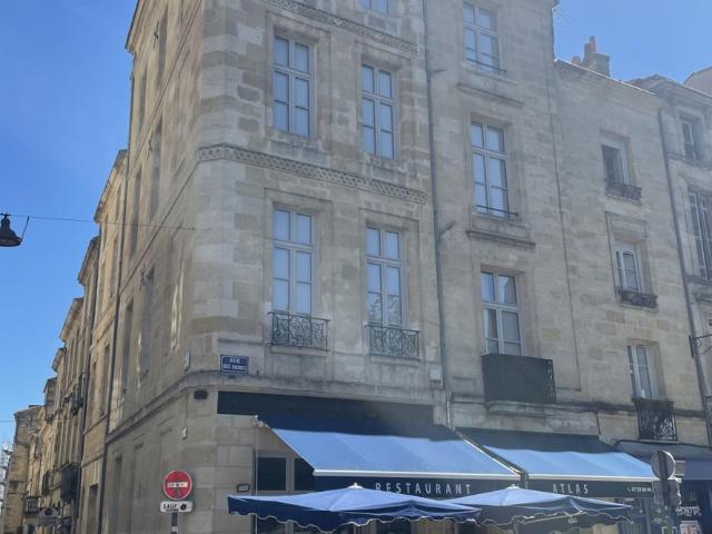 Bordeaux Saint Michel: très beau studio meublé