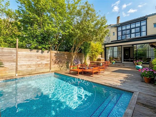 Bordeaux Saint Seurin Maison de 210 m² Piscine