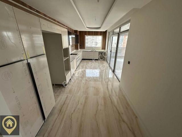 Bordo Modern'de Şerefiyesi Yüksek 4+1 İskanlı Sıfır Daire