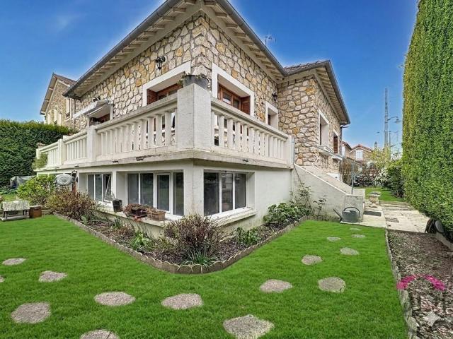 BORDS D'ESSONNE AU CALME MAISON INDIVIDUELLE 5 CHAMBRES