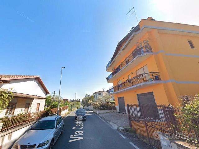 BORGHESIANA BILOCALE ARREDATO Con POSTO AUTO