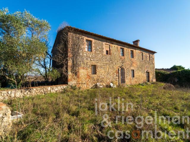 Borgo a 12 km da Siena 1105m² Sovicille