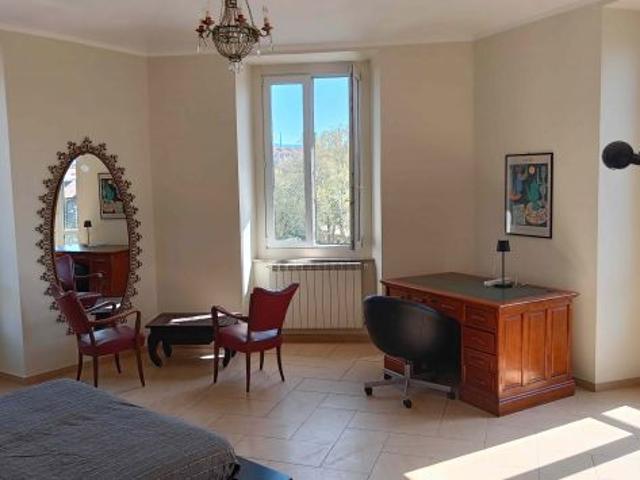 Borgo Dora affittasi grande stanza singola a studenti referenziati