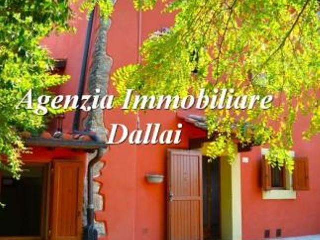 Borgo Grezzano Porzione colonica con giardino