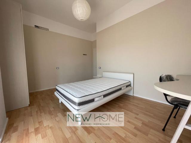 BORGO ROMA STANZA SINGOLA CON BALCONE PER STUDENTESSE
