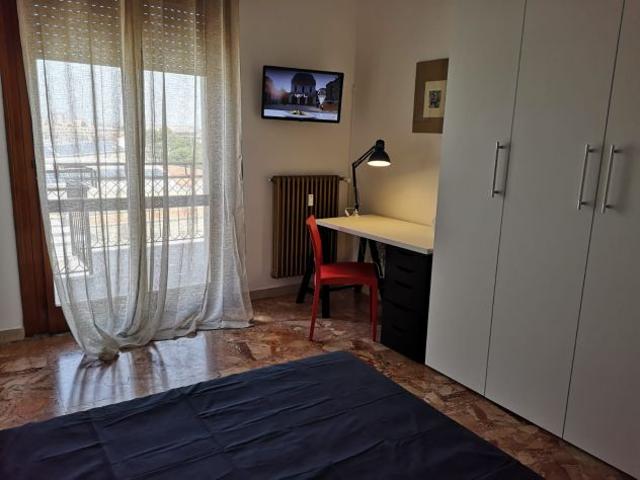 Borgo Roma x studentessa