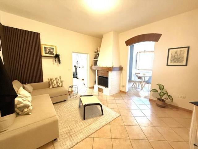 BORGO S LORENZO 4 VANI SERVIZIO RIPOSTIGLIO SOFFITTA