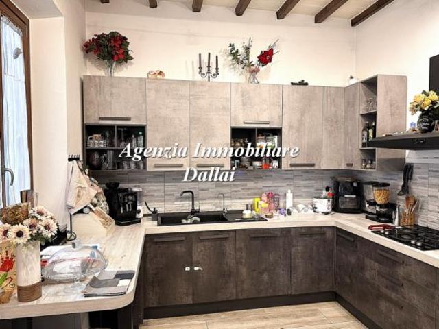 Borgo San Lorenzo Ottimo terratetto con resede