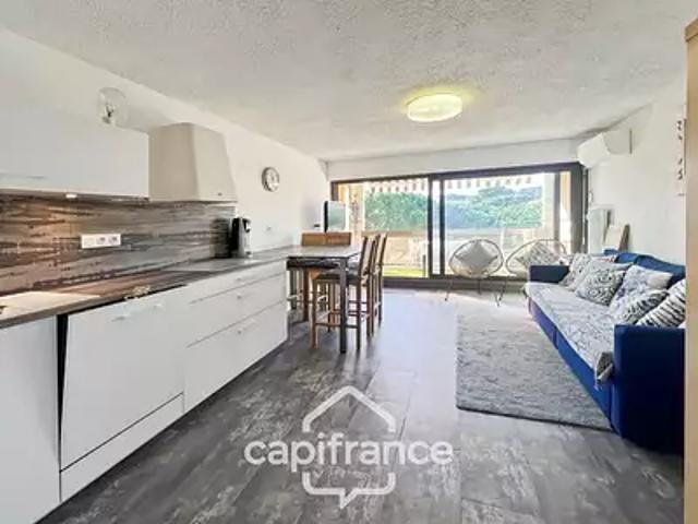 Bormes les Mimosas 83230 Achat / Vente appartement 3 pièces t3 au dernier étage terrasse