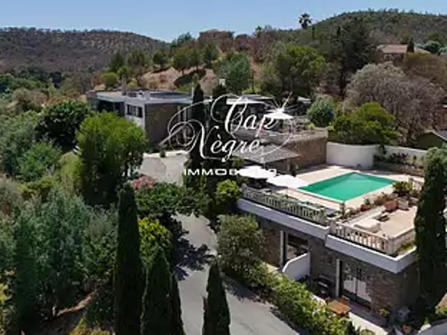 Bormes les Mimosas 83230 Achat / Vente maison 5 pièces t5 au dernier étage