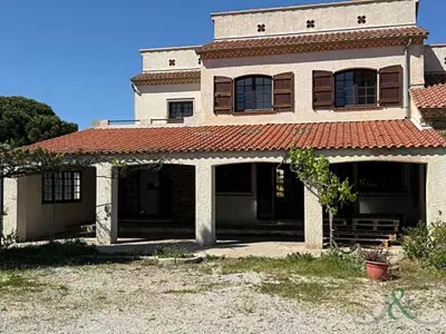 Bormes les Mimosas 83230 Achat / Vente maison 7 pièces t7 terrasse cave