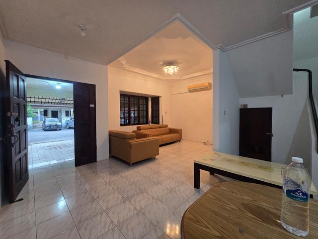 Bormill Estate Double Storey Intermediate House For RentNear Aeon