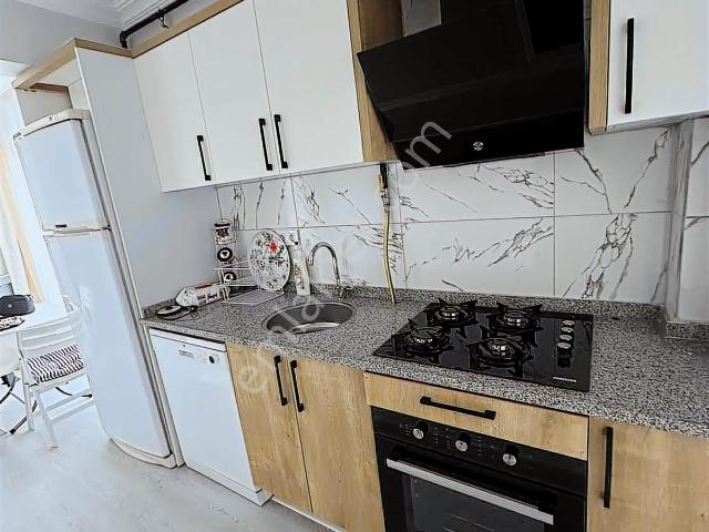 Bornova Merkez Yakını Eşyalı 1+1 Sıfır Daire