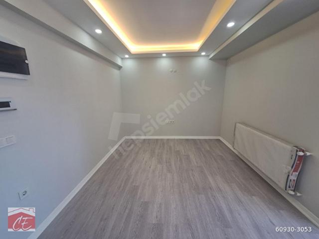 BORNOVA MERKEZ YENİ BULVAR ÜZERİN DE TOPÇU TUĞAY YAKINI KİRALIK SIFIR DAİRE