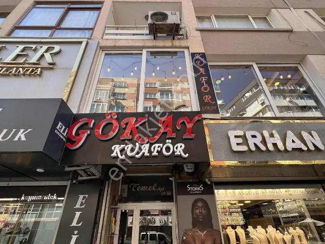 Bornova Merkezde Ana Caddede Satılık 2+1 Daire