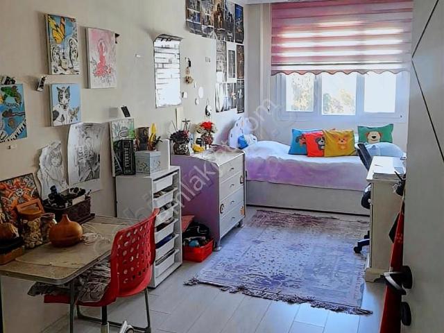 Bornova Aşık Veysel Karşısı 4+1 Satılık Daire