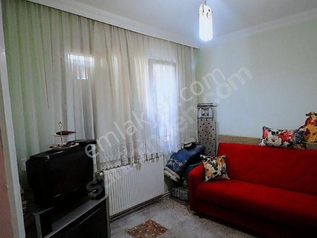 Bornova Altındağ Serintepe Mahallesi Satılık Ara Kat Daire