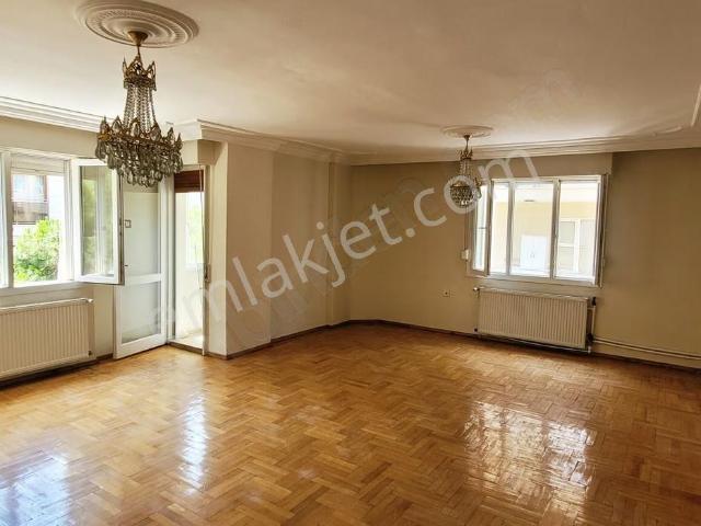 Bornova Büyük Park Ve Peterson Köşkü Yakını Kiralık 4+1 Daire