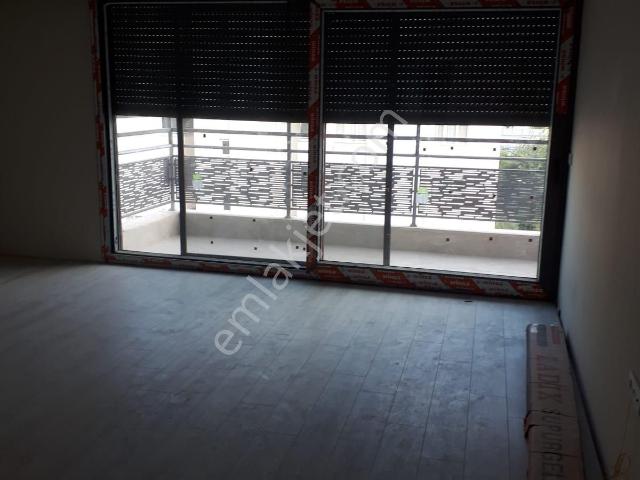 Bornova Da Gencbina Otoparklı Asansörlü Bakımlı Metro Yakını