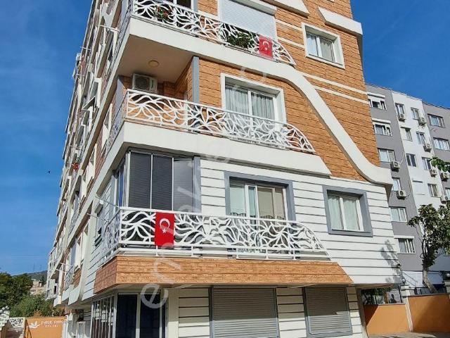 Bornova Da 2+1 Satılık Eşyalı Lüks Daire