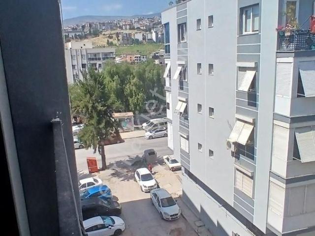 Bornova Da 3+1 Kiralık Daire