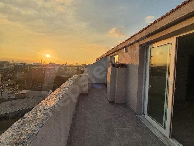 BORNOVA DOĞANLAR DA 3+1 KİRALIK LÜKS ÇATI DUBLEKS DAİRE