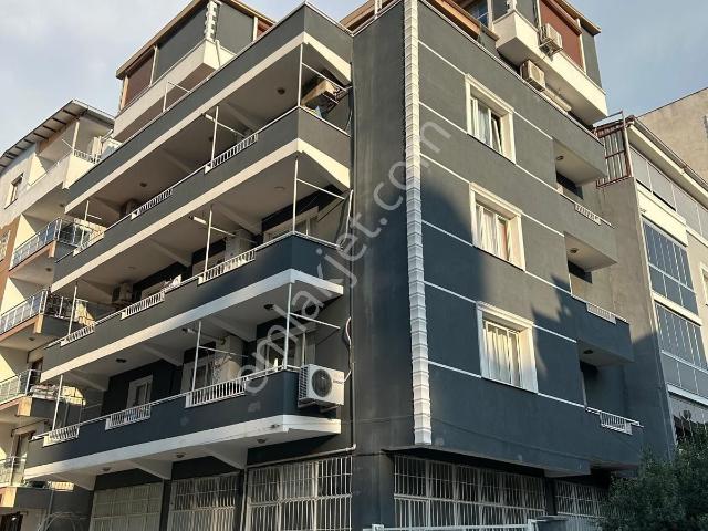 Bornova Doğanlar'da Kiralık 4+1 Doğalgazlı, Dubleks Daire
