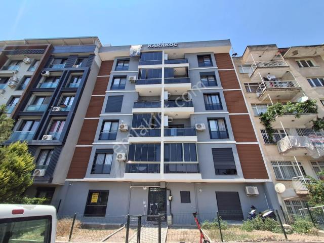 Bornova Evka 3 Metro Yakını Kiralık 4+1 Çatı Dubleksi