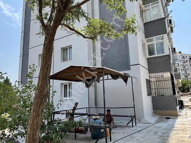 Bornova Evka 4 De D.gazlı Klimalı K.mutfak 2+1 Bakımlı Daire