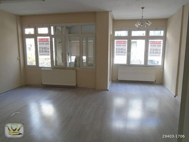 BORNOVA EGE ÜNİVERSİTESİ KARŞISI SATILIK 3+1 DOĞALGAZLI TEMİZ DAİRE
