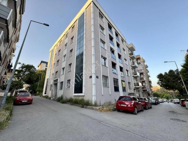 Bornova Erzene Mah. 2+1 Kira Getirili Satılık Daire