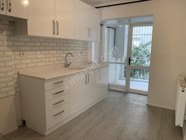 Bornova Erzene Mahallesi Ata Durağında 3+1 Satılık Daire