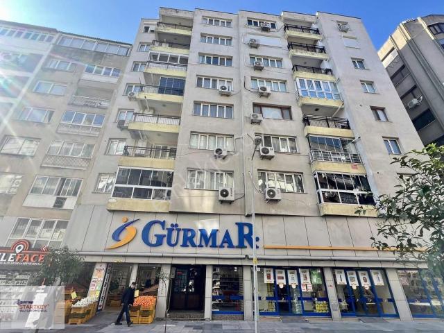 Bornova Erzene Merkezde Asansörlü Doğalgazlı Arakat 3+1 Satılık