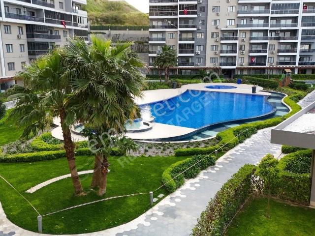 Bornova Goldiva Familya'da Prestijli 2+1 Satılık Daire