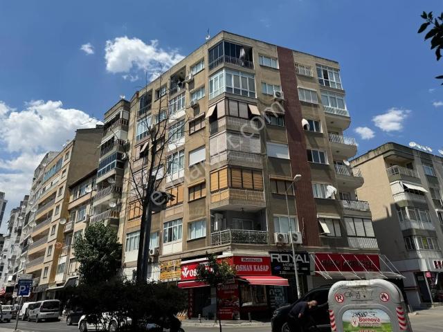 Bornova Hükümet Konağı Yakınında Satılık 3+1 Daire