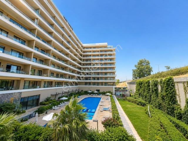 Bornova İkon Tower'da Geniş 3+1 Havuzlu Balkonlu |lüks Rezidans