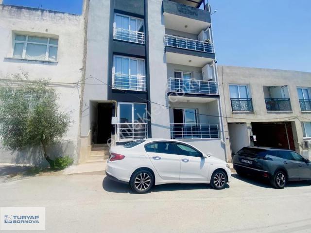 Bornova Kızılay Mahallesinde Satılık Geniş Yüksek Giriş Daire
