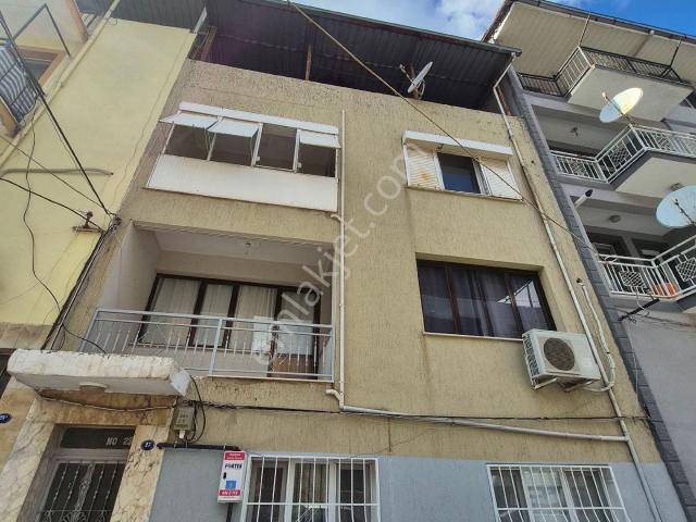 Bornova Pınarbaşında 2+1 Geniş Kiralık Daire