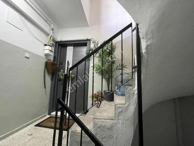 Bornova Turyap'tan Aşık Veysel Parkı Yakını 2+1 Satılık Daire