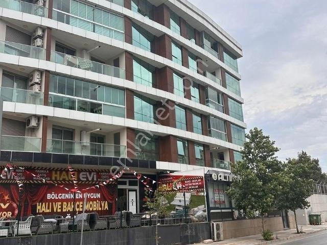 Bornova Topçu Tugayı Bitişiği Yüzbaşı İbrahim Hakkı Caddesinde 199 M2 Teraslı Kiralık Mağaza