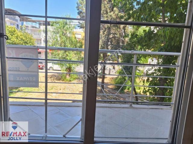Bornova Yeşilova Kiralık 2+1 Daire Serdar Yakın Remax Jolly