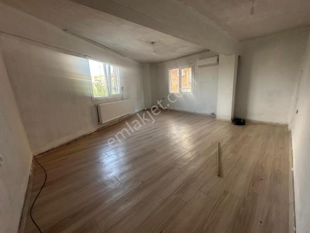 Bornova Zafer Mahallesi Kiralık Müstakil Ev