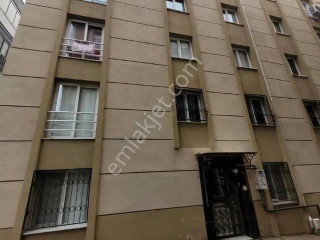 Bornova'da Ege Üniversitesi Ve Metro Yakını Kiralık 1+1 Daire