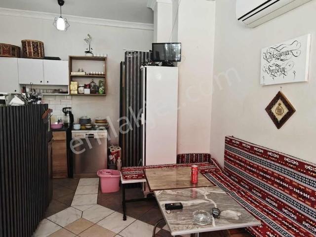 Bornovoda Satılık Dükkan kiracılı