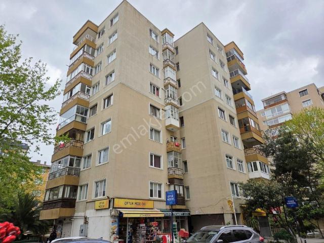 Bostancı Metro Yakınında İçi Yenilenmiş 3+1 Satılık Daire