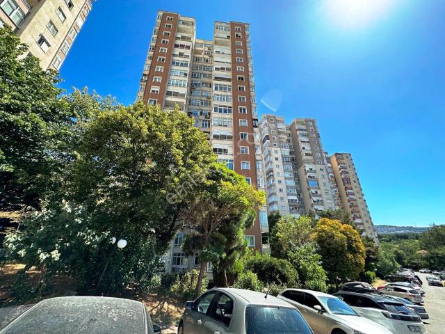 Bostancı Askent Sitesi 8.kat Balkonlu Bakımlı 120m2 Kiralık 3+1